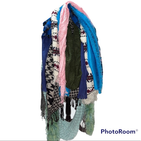 Mystery box Bundle of women’s scarves 🧣 - Picture 1 of 3
